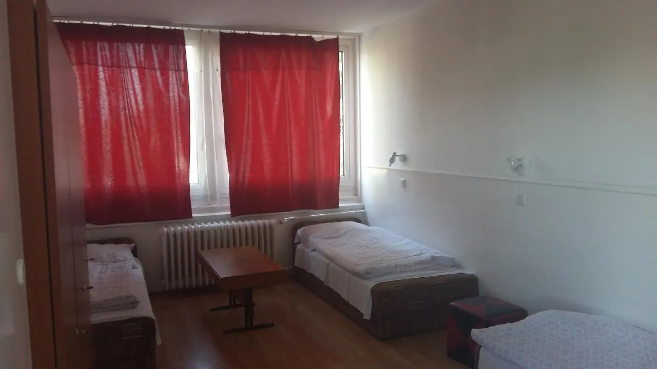 בודפשט Mke Hostel הונגריה